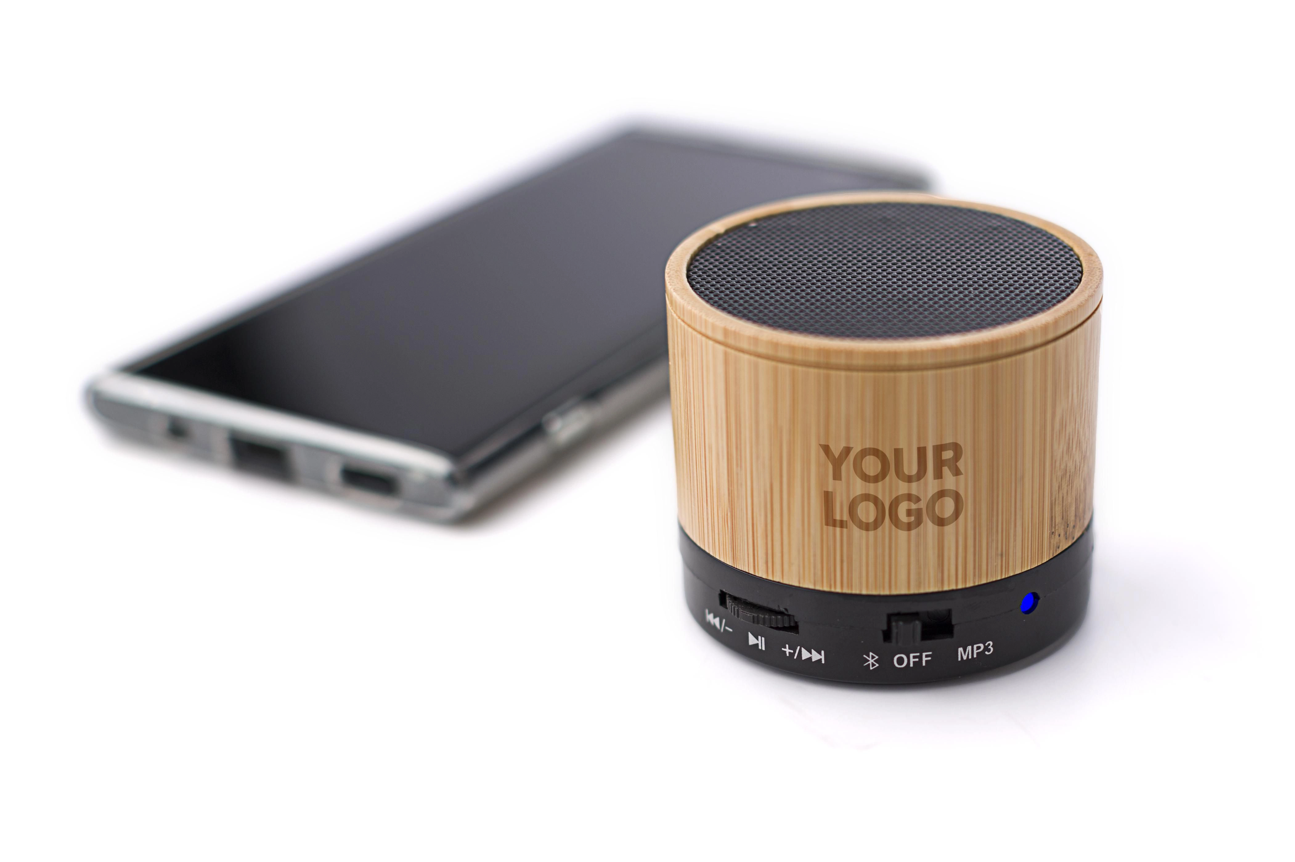 Speaker wireless personalizzato in bamboo con comandi integrati