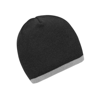 Beanie with Contrasting Border