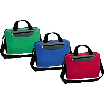 Borse personalizzate con logo - Borsa  portadocumenti 600D poliestere, interno in pvc, cerniera doppia, tasca davanti. Tracolla nera regolabile con particolari in plastica neri. Manici in nylon. Confezione in polybag