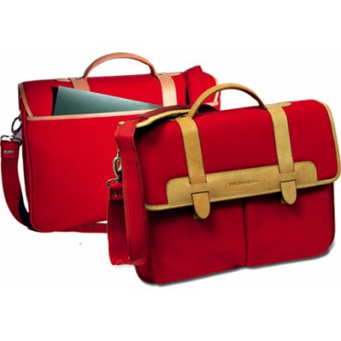 Gadget scontato personalizzato con logo - Borsa  "You Young Coveri" in nylon rosso, finiture in pregiato cuoio. Confezione in scatola Coveri.