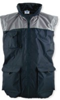 MONTEROSA Gilet "ACTIWEAR" multitasche in colore blu e grigio, con interno in pile, reversibile, Chiusura con zip e coulisse in vita. Lato nylon: 3 tasche zip. Lato pile: 2 tasche zip. Confezione in nylon.