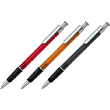 Penna sfera a scatto, fusto in plastica colorato con particolari in silver. Refil blu.