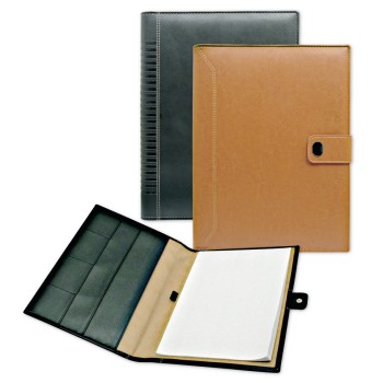 Portablocchi Personalizzati - Portablocco  portafoglio in iguana nero, finiture in tinta, con passante a scomparsa e bottone, con blocco carta da 20 fogli e penna a sfera. Astuccio in cartoncino.