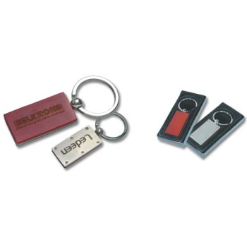 Portachiavi in metallo e legno conf. in scat. di cart. nero