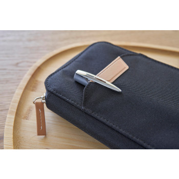 gadget ecologici con logo - Portafoglio custodia da viaggio in rPET Susanne