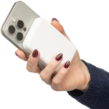 gadget ecologici con logo - Powerbank con caricatore wireless in ABS riciclato Miren