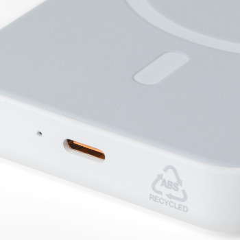 gadget ecologici con logo - Powerbank con caricatore wireless in ABS riciclato Miren