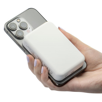 Powerbank con caricatore wireless riciclato Meno