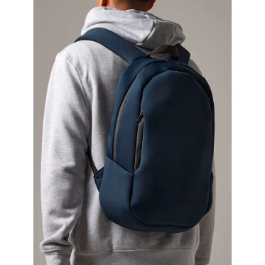 Zaino personalizzabile Bag Base capacità 20 litri con scomparto laptop 15,6"