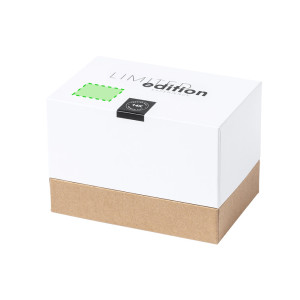 Nella parte superiore della scatola di presentazione